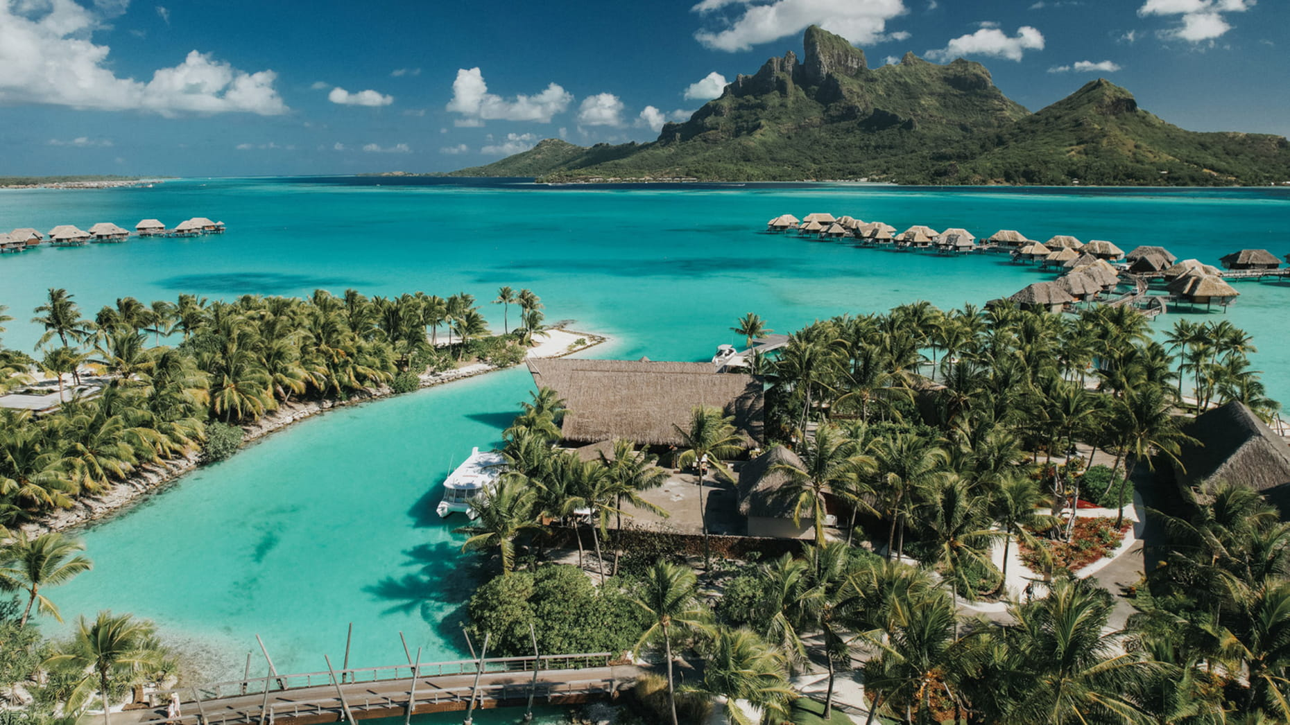 Four Seasons Resort Bora Bora sobre la laguna